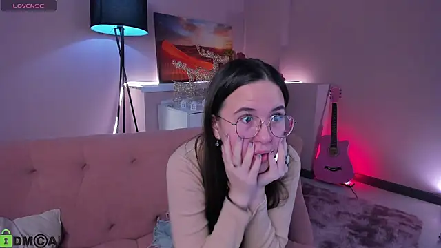 leylamirage online show from 1, 3, 2026