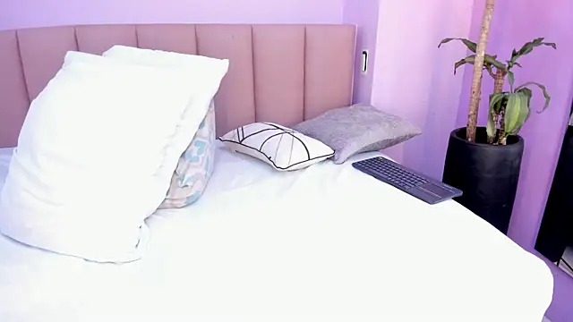 camila scoth online show from 1, 4, 2026