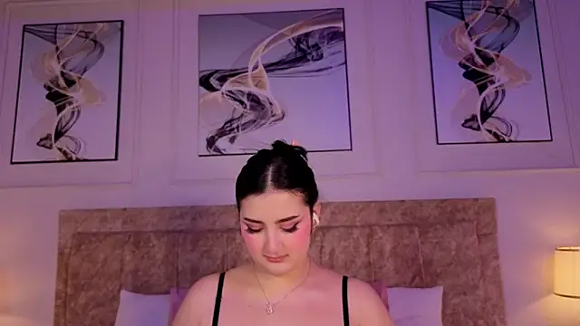 Snapshot of zoe_moon__ chatting on 9, 6, 2026 zoe moon online show from 9, 6, 2026