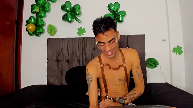 Gay Red Room online show from 17, 4, 2026