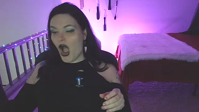 Snapshot of VixieNyx chatting on 7, 4, 2026 VixieNyx online show from 7, 4, 2026