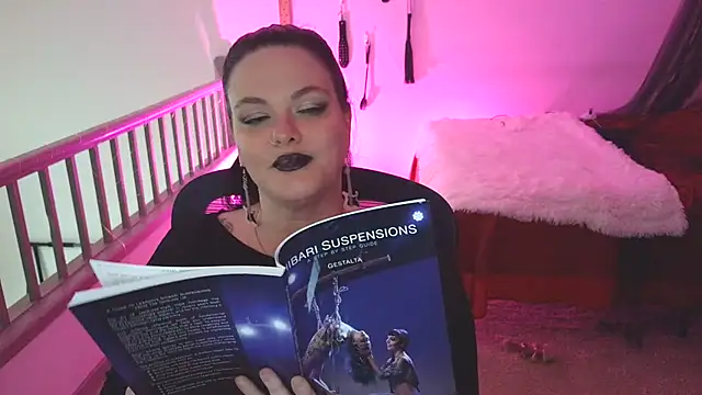 Snapshot of VixieNyx chatting on 15, 4, 2026 VixieNyx online show from 15, 4, 2026