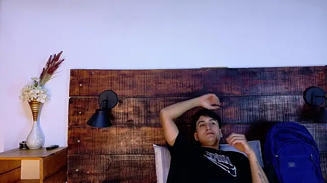 Snapshot of Esmeralda_and_Naim chatting on 3, 3, 2026 Esmeralda and Naim online show from 3, 3, 2026