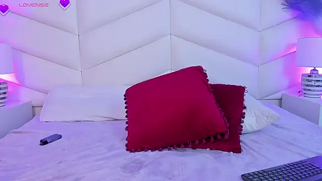 Bella  Peach online show from 27, 3, 2026