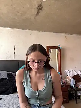 Snapshot of Aria__Rousse03 chatting on 22, 4, 2026 Aria Rousse03 online show from 22, 4, 2026