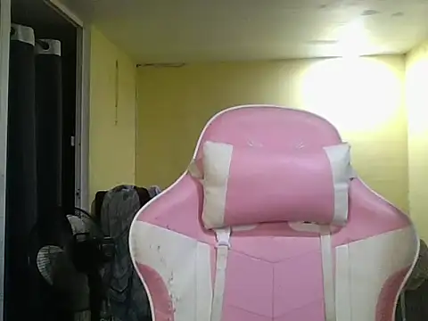 Snapshot of Luna_Moonfang chatting on 19, 4, 2026 Luna Moonfang online show from 19, 4, 2026