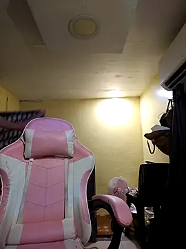 Snapshot of Luna_Moonfang chatting on 24, 4, 2026 Luna Moonfang online show from 24, 4, 2026