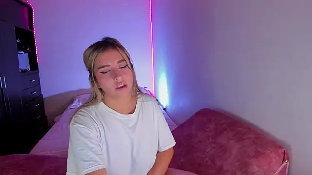 Snapshot of saradiazxxx chatting on 11, 4, 2026 saradiazxxx online show from 11, 4, 2026