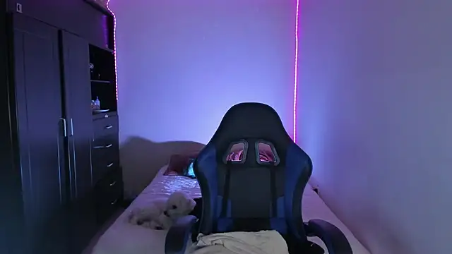 Snapshot of saradiazxxx chatting on 12, 4, 2026 saradiazxxx online show from 12, 4, 2026