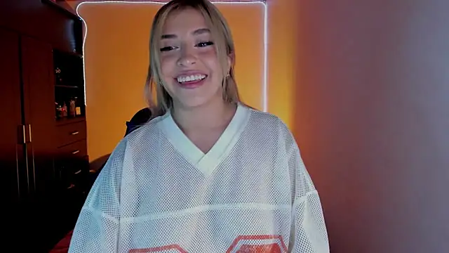 Snapshot of saradiazxxx chatting on 16, 4, 2026 saradiazxxx online show from 16, 4, 2026