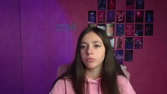 Snapshot of KissMeJulia chatting on 17, 4, 2026 KissMeJulia online show from 17, 4, 2026