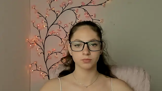 KissMeJulia online show from 26, 6, 2026