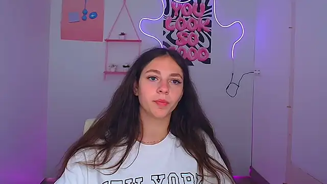 KissMeJulia online show from 25, 7, 2026