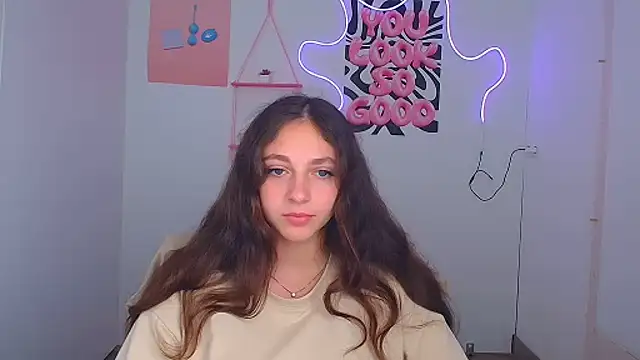 KissMeJulia online show from 28, 7, 2026
