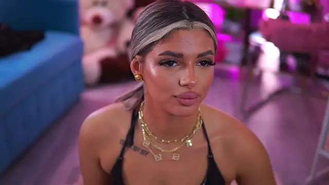 Snapshot of CrisstyBlair chatting on 18, 4, 2026 CrisstyBlair online show from 18, 4, 2026