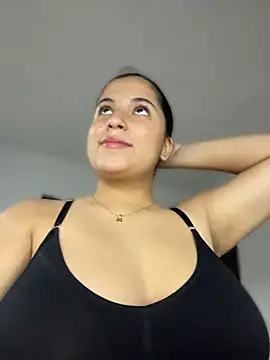 Snapshot of FerLondon55 chatting on 8, 4, 2026 FerLondon55 online show from 8, 4, 2026