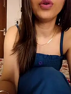 Snapshot of cute_girl_29 chatting on 24, 7, 2026 cute girl 29 online show from 24, 7, 2026