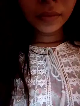 Snapshot of cute_girl_29 chatting on 31, 7, 2026 cute girl 29 online show from 31, 7, 2026