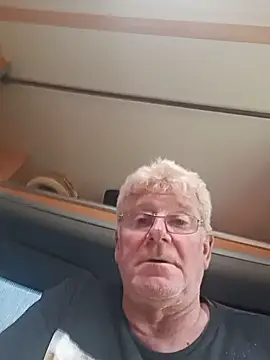 olivbisoumis online show from 18, 5, 2026