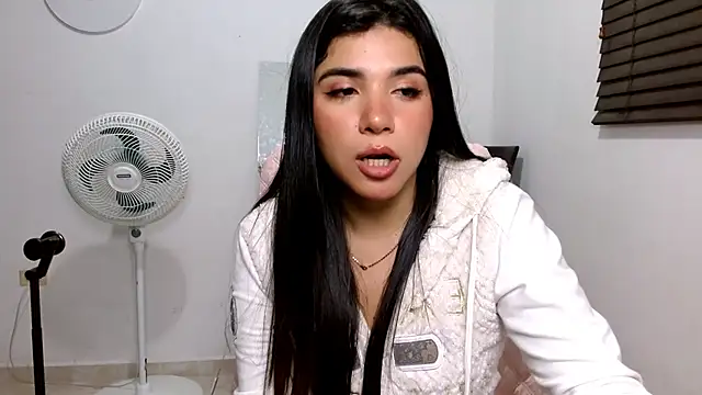 MiaDiamontLatin online show from 19, 3, 2026