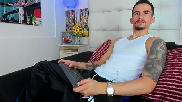 SharonTygaX online show from 18, 4, 2026