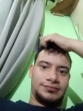 Snapshot of alejo1405m chatting on 28, 4, 2026 alejo1405m online show from 28, 4, 2026