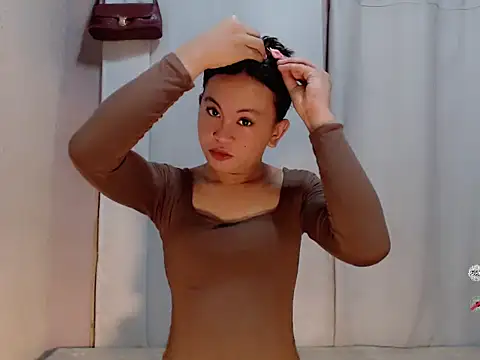 Snapshot of Sofia_Sweetheart18 chatting on 20, 7, 2026 Sofia Sweetheart18 online show from 20, 7, 2026