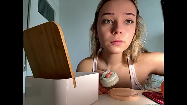 Snapshot of SourMidday chatting on 9, 3, 2026 SourMidday online show from 9, 3, 2026