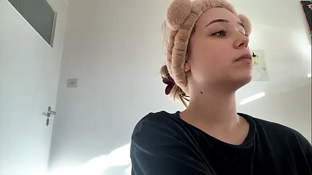 Snapshot of SourMidday chatting on 17, 3, 2026 SourMidday online show from 17, 3, 2026