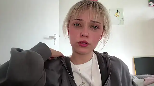 Snapshot of SourMidday chatting on 31, 3, 2026 SourMidday online show from 31, 3, 2026