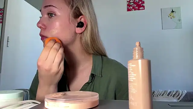 Snapshot of SourMidday chatting on 8, 4, 2026 SourMidday online show from 8, 4, 2026