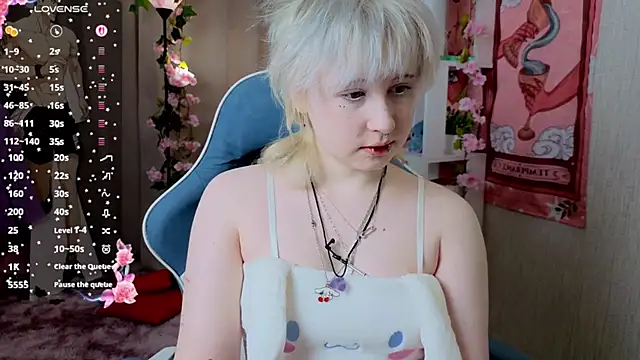 Snapshot of May_leaf chatting on 1, 3, 2026 May leaf online show from 1, 3, 2026