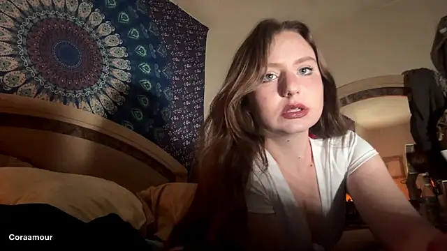 Snapshot of itscoraamour chatting on 21, 3, 2026 itscoraamour online show from 21, 3, 2026