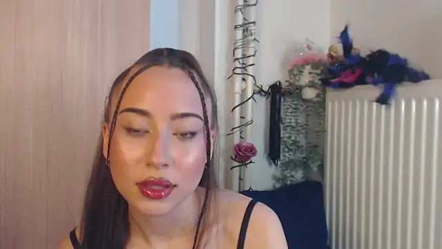 Snapshot of SPICYKC chatting on 5, 4, 2026 SPICYKC online show from 5, 4, 2026