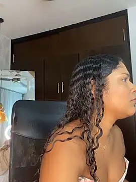 Snapshot of Miaafoxx__ chatting on 19, 3, 2026 Miaafoxx online show from 19, 3, 2026