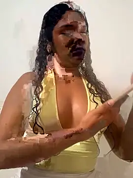 Snapshot of Miaafoxx__ chatting on 9, 4, 2026 Miaafoxx online show from 9, 4, 2026