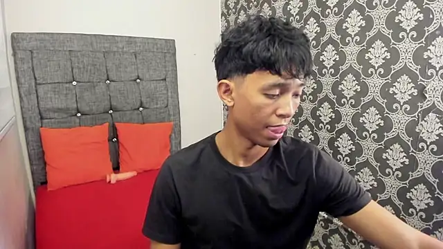 Snapshot of Little_Twink19x chatting on 21, 6, 2026 Little Twink19x online show from 21, 6, 2026