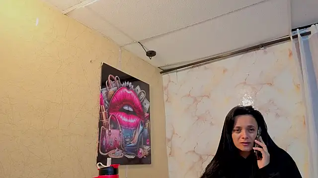 Snapshot of QueenSallyDesire chatting on 4, 5, 2026 QueenSallyDesire online show from 4, 5, 2026