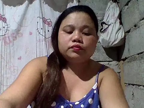 Snapshot of sweetlyn31 chatting on 4, 4, 2026 sweetlyn31 online show from 4, 4, 2026