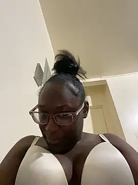 Snapshot of Sinfulwaterfalls chatting on 21, 4, 2026 Sinfulwaterfalls online show from 21, 4, 2026