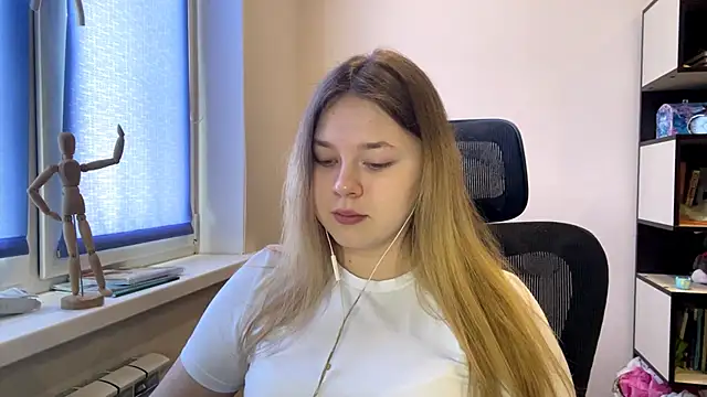 Snapshot of TomikoPfau chatting on 24, 2, 2026 TomikoPfau online show from 24, 2, 2026