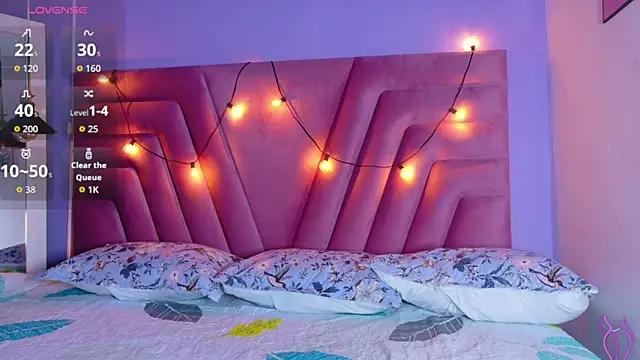 Snapshot of naughtyyindiann chatting on 18, 4, 2026 naughtyyindiann online show from 18, 4, 2026