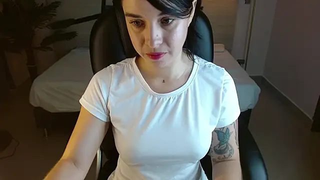 Snapshot of Anne_blake chatting on 24, 4, 2026 Anne blake online show from 24, 4, 2026