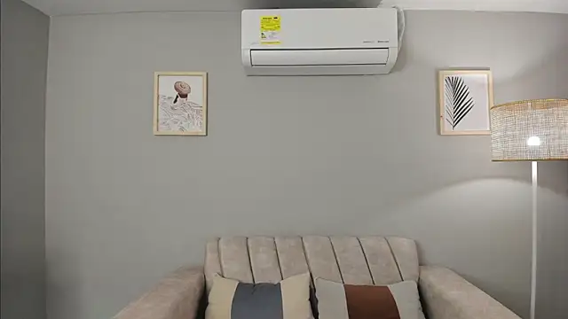 Snapshot of enma_glas chatting on 9, 4, 2026 enma glas online show from 9, 4, 2026