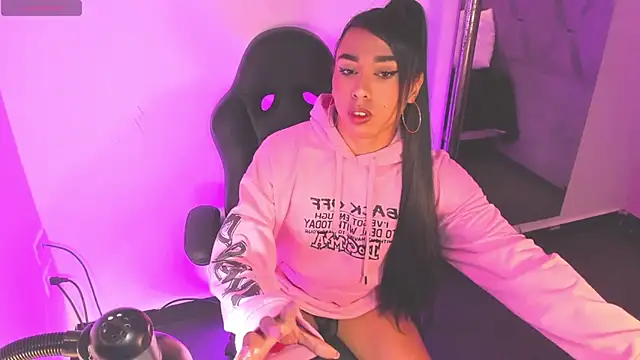 Daniiela Ember online show from 13, 4, 2026