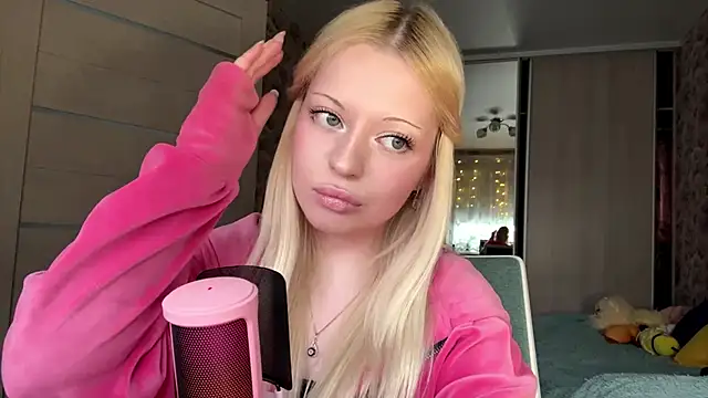 Snapshot of JeneeBIanks chatting on 6, 3, 2026 JeneeBIanks online show from 6, 3, 2026