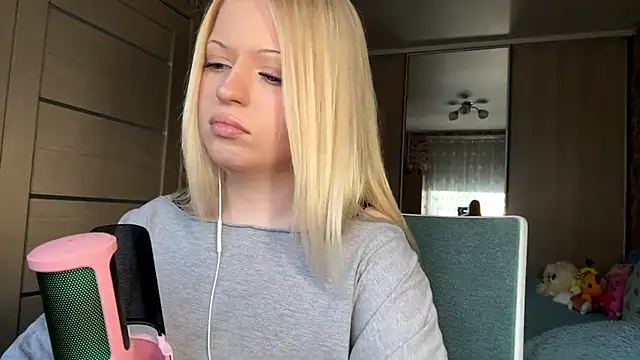 Snapshot of JeneeBIanks chatting on 15, 3, 2026 JeneeBIanks online show from 15, 3, 2026