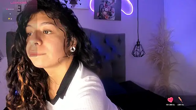 Snapshot of MilyFerrer chatting on 19, 6, 2026 MilyFerrer online show from 19, 6, 2026