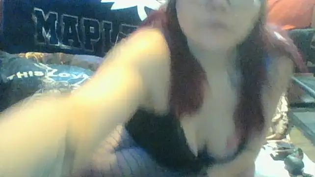 Snapshot of Sexymilf6992 chatting on 2, 4, 2026 Sexymilf6992 online show from 2, 4, 2026