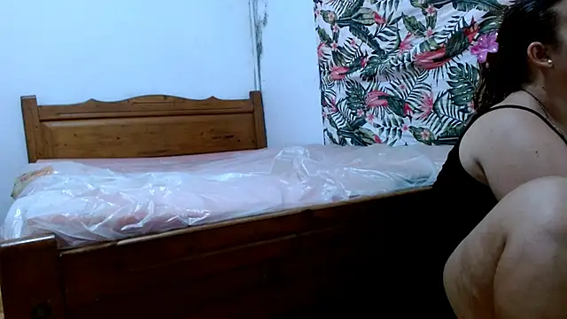 Snapshot of smallvioleta69 chatting on 7, 8, 2026 smallvioleta69 online show from 7, 8, 2026